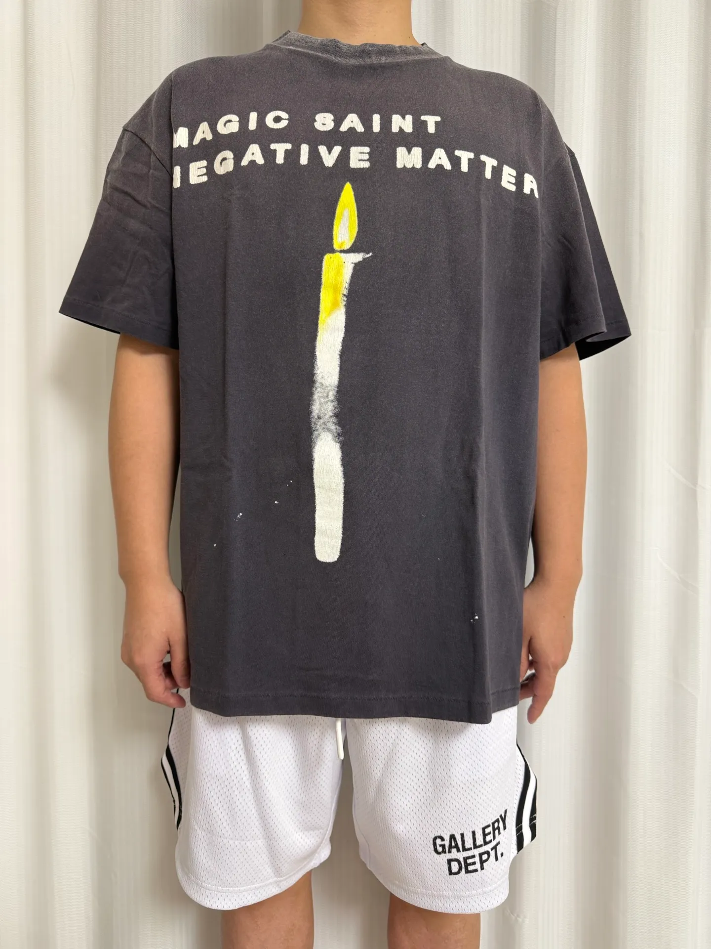 SAINT Mxxxxxx CANDLE SS TEE/BLK Slogan candle distressed TEE Little angel short sleeves on the back Washed in black S-XL Same as the original version Cylindrical side seam OE yarn fabric Garment dyeing Fade in heavy washes Fade with horse plaster on the bust Correct version matching Original version accessories Original level printing restoration